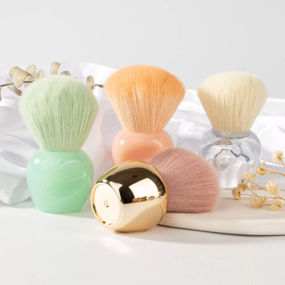 Põsepuna ühe meigipintslid